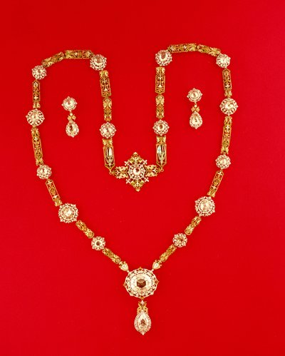 Necklace by Tiffany and Co. New York, 1870 by American School